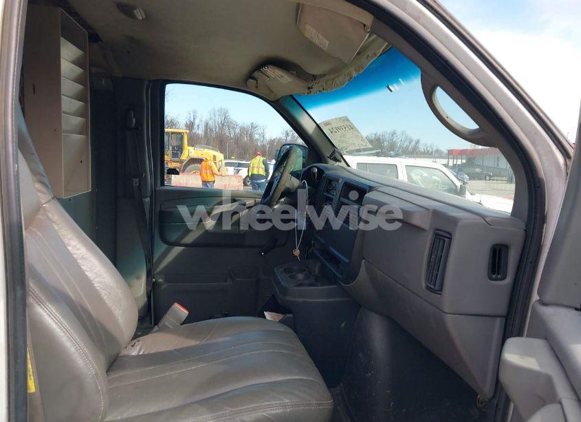 Photo 5 of 2004 Gmc Savana STANDARD (VIN 1GTHG35U541132912)