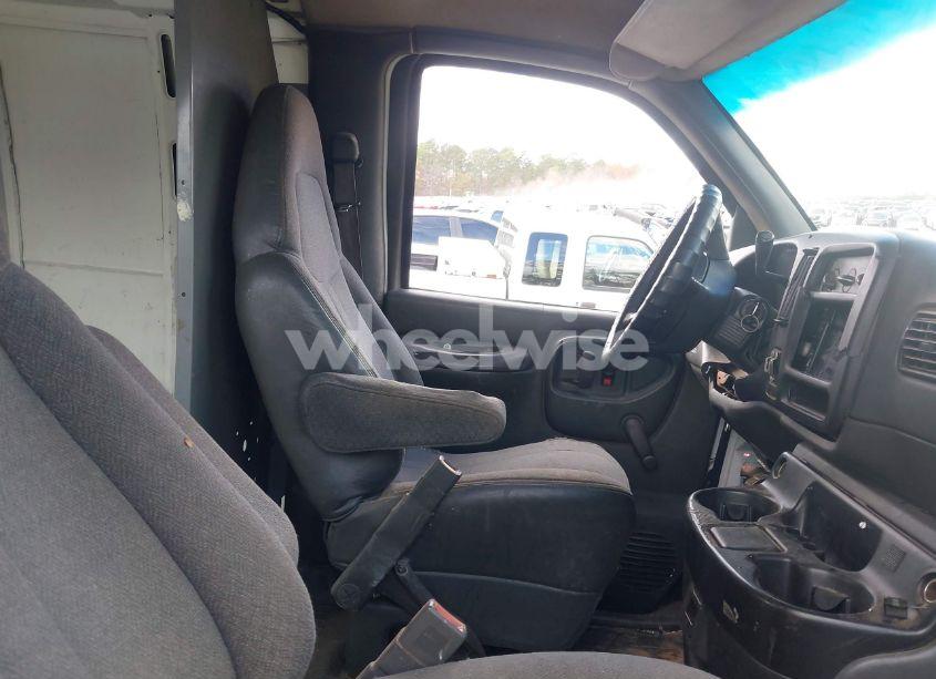 Photo 5 of 2002 Gmc Savana STANDARD (VIN 1GTHG39R321103721)