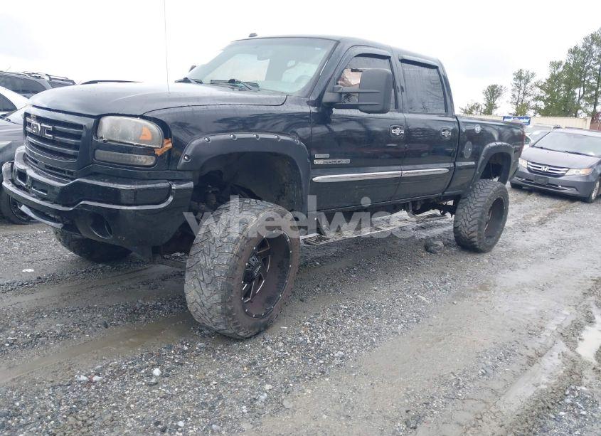 Photo 2 of 2005 Gmc Sierra 2500HD (VIN 1GTHK23U05F908931)
