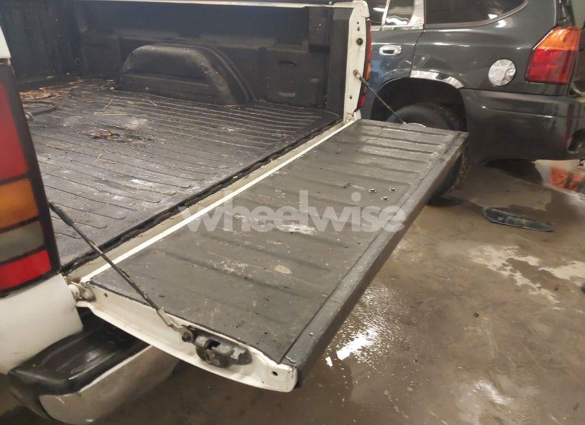 Photo 14 of 2006 Gmc Sierra 2500HD SLE1 (VIN 1GTHK23UX6F143230)