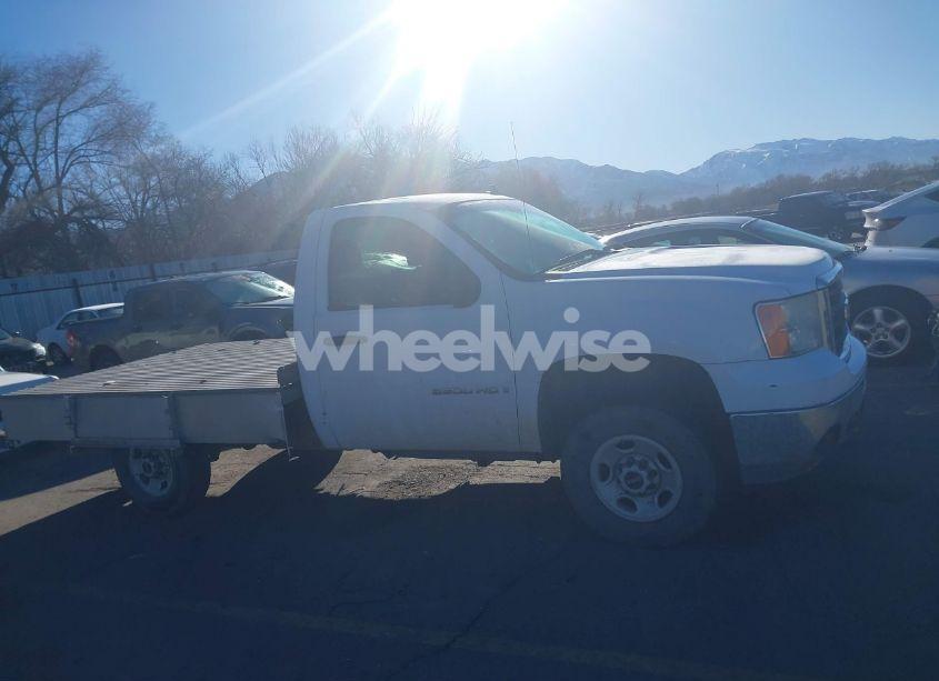 Photo 13 of 2007 Gmc Sierra 2500HD WORK TRUCK (VIN 1GTHK24K77E600581)