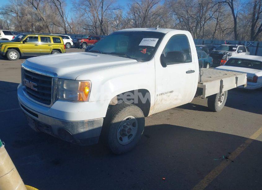 Photo 2 of 2007 Gmc Sierra 2500HD WORK TRUCK (VIN 1GTHK24K77E600581)