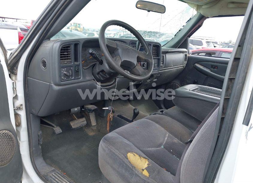 Photo 5 of 2004 Gmc Sierra 2500HD (VIN 1GTHK24U34E337860)