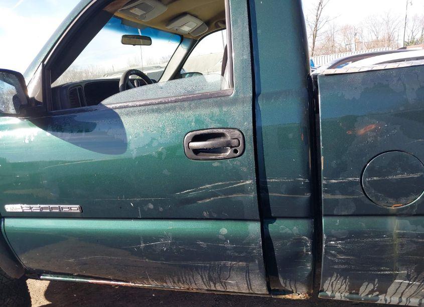 Photo 14 of 2005 Gmc Sierra 2500HD WORK TRUCK (VIN 1GTHK24UX5E330602)