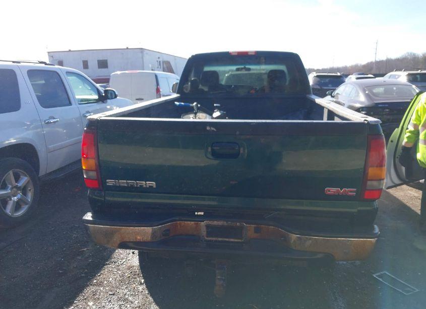Photo 16 of 2005 Gmc Sierra 2500HD WORK TRUCK (VIN 1GTHK24UX5E330602)