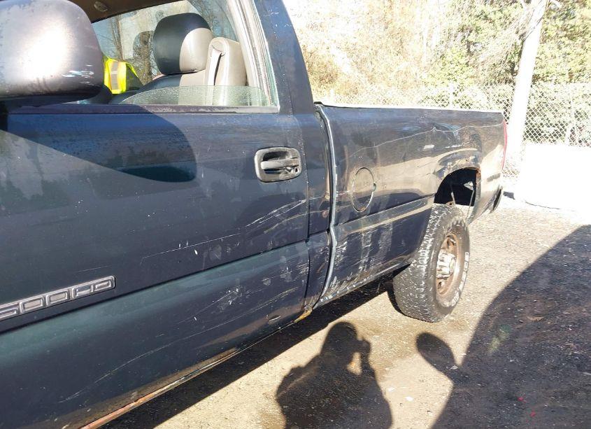 Photo 6 of 2005 Gmc Sierra 2500HD WORK TRUCK (VIN 1GTHK24UX5E330602)