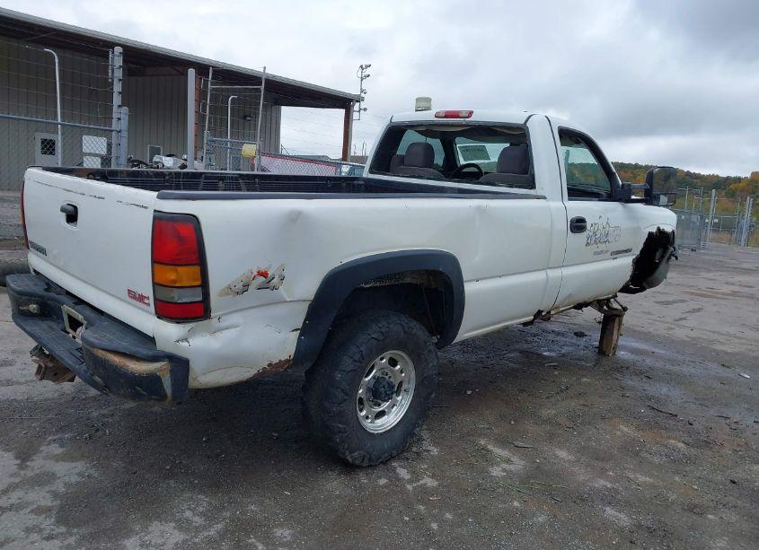 Photo 4 of 2006 Gmc Sierra 2500HD WORK TRUCK (VIN 1GTHK24UX6E276705)