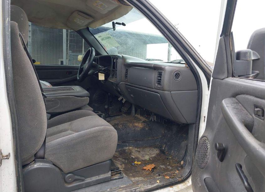 Photo 5 of 2006 Gmc Sierra 2500HD WORK TRUCK (VIN 1GTHK24UX6E276705)