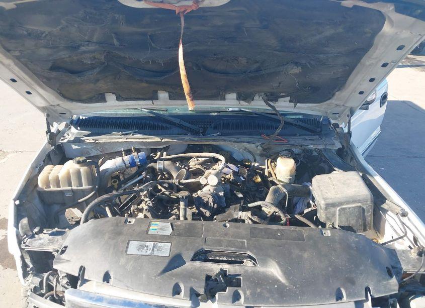 Photo 10 of 2002 Gmc Sierra 2500HD SL/SLE/STANDARD (VIN 1GTHK29172E181298)