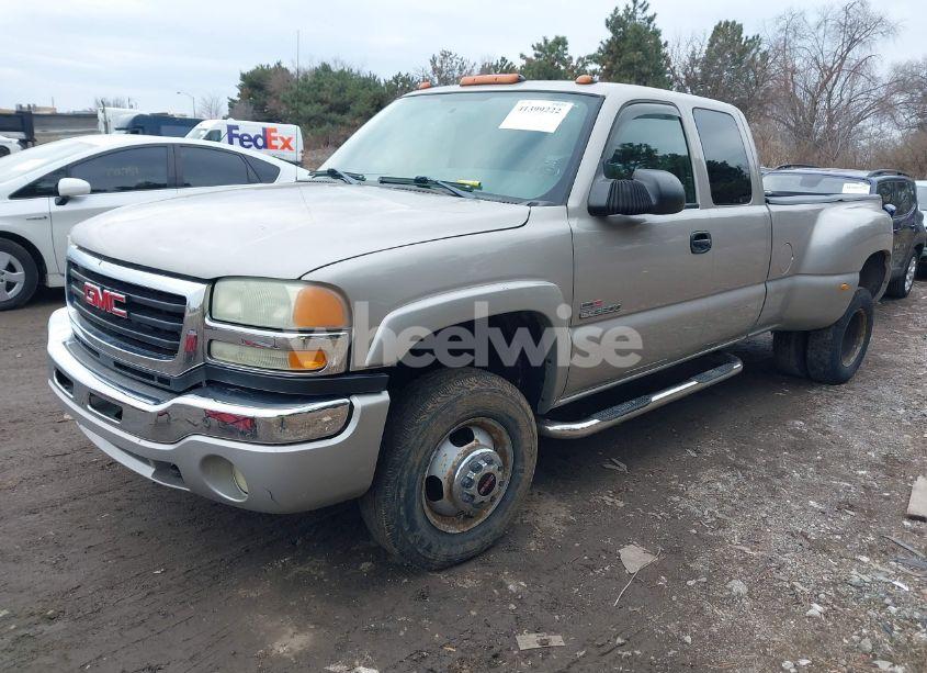 Photo 2 of 2004 Gmc Sierra 3500 SLE (VIN 1GTJK39254E288353)