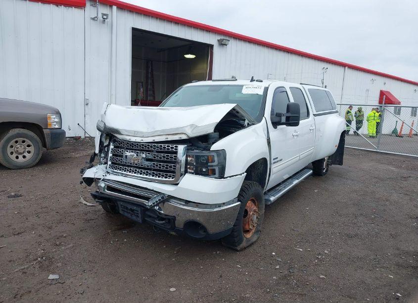 Photo 2 of 2009 Gmc Sierra 3500HD SLT (VIN 1GTJK93689F112610)