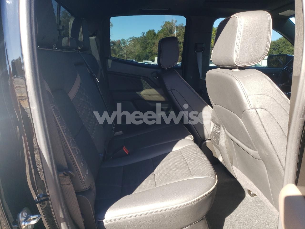 Photo 10 of 2025 GMC CANYON DENALI (VIN 1GTP2FEK0S1129195)