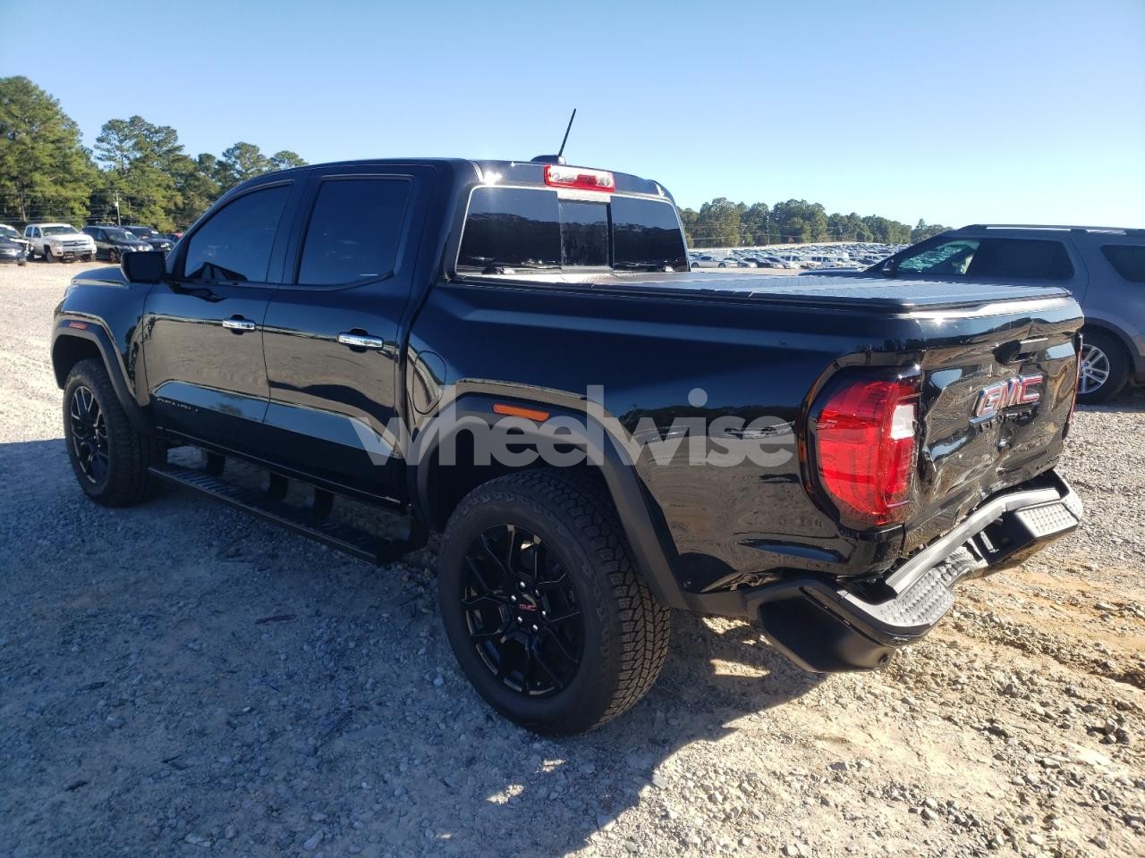 Photo 2 of 2025 GMC CANYON DENALI (VIN 1GTP2FEK0S1129195)