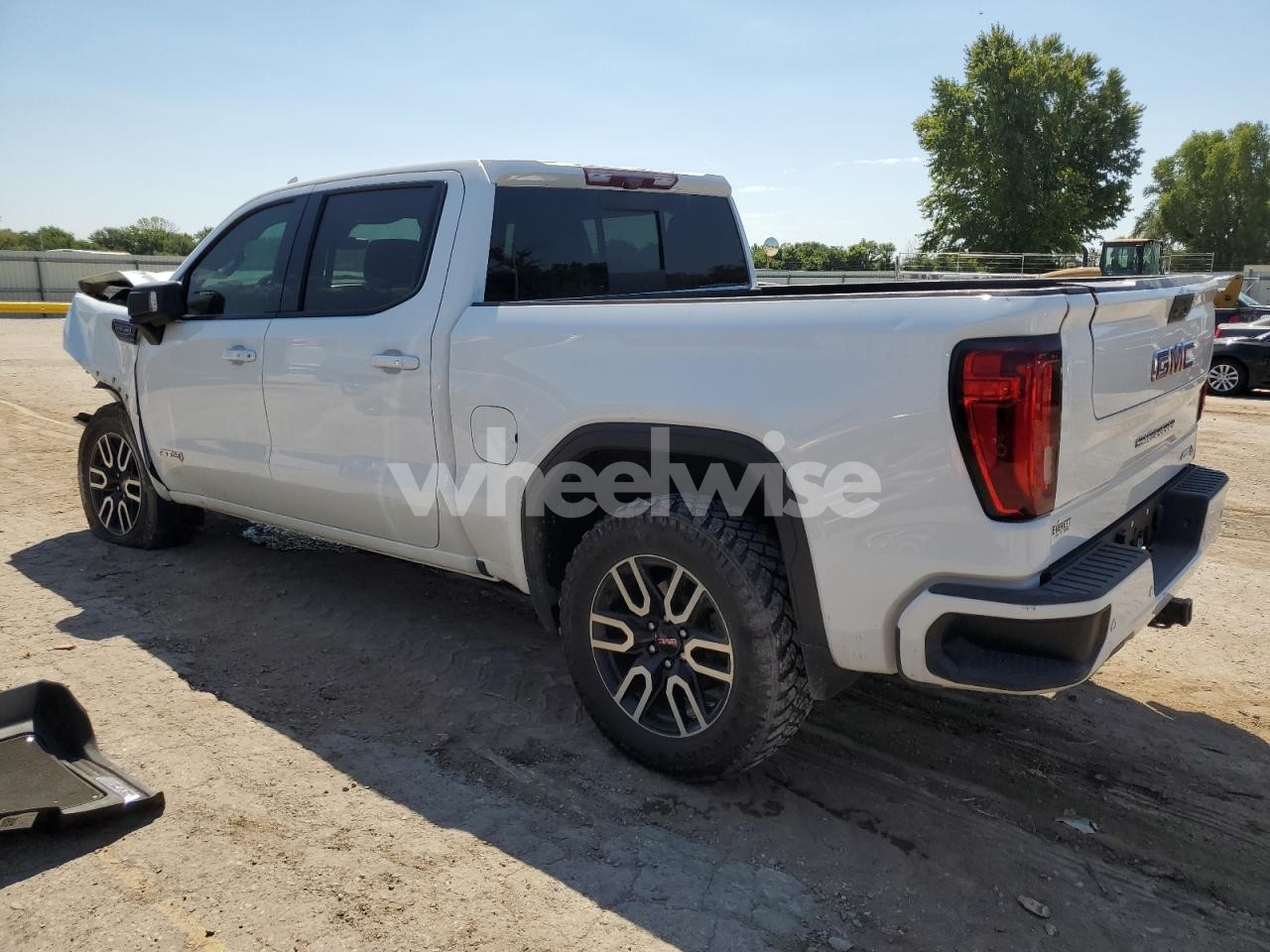 Photo 2 of 2021 GMC SIERRA K1500 AT4 (VIN 1GTP9EEL1MZ272322)