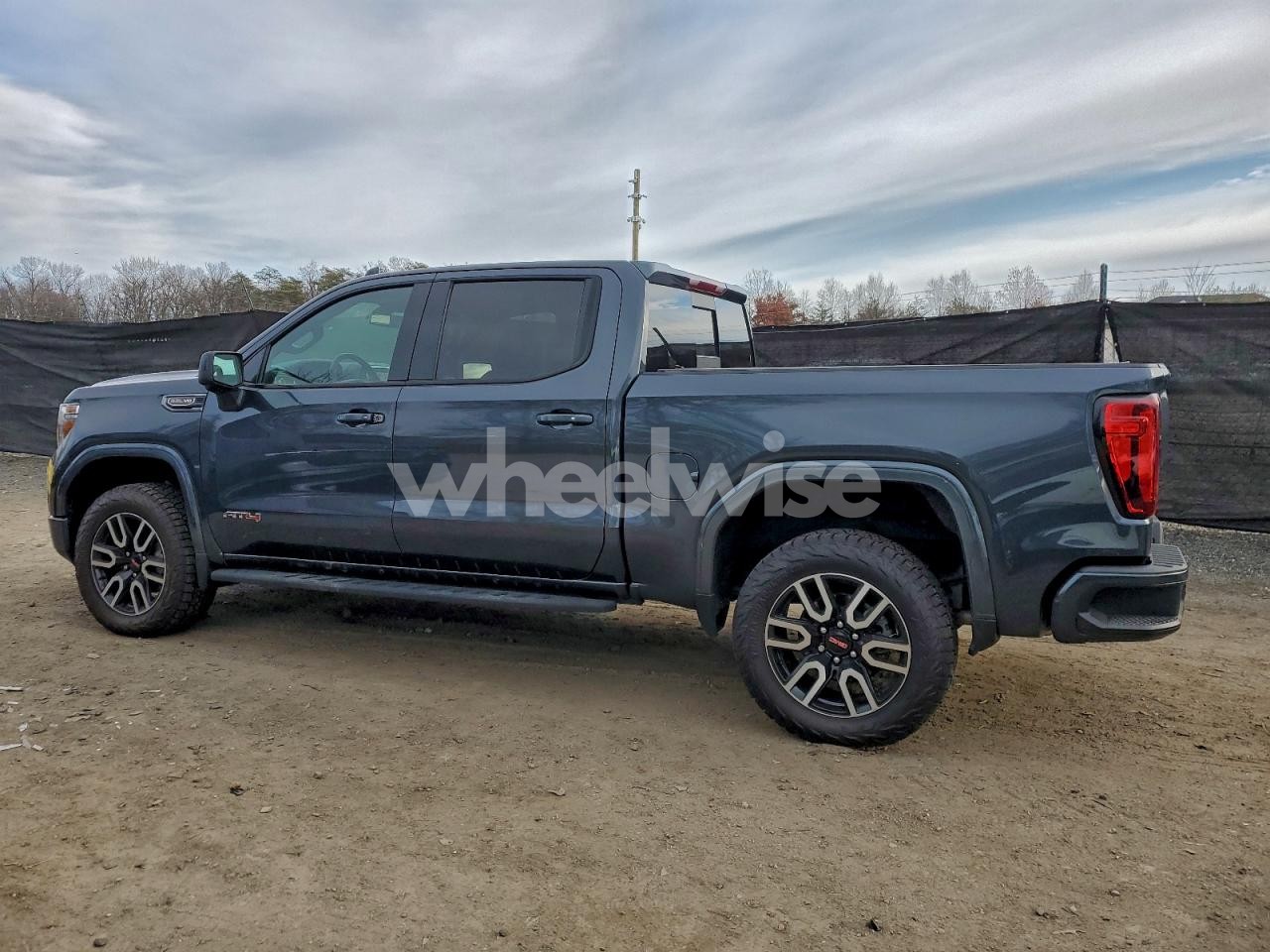 Photo 2 of 2022 GMC SIERRA LIMITED K1500 AT4 (VIN 1GTP9EEL9NZ226061)