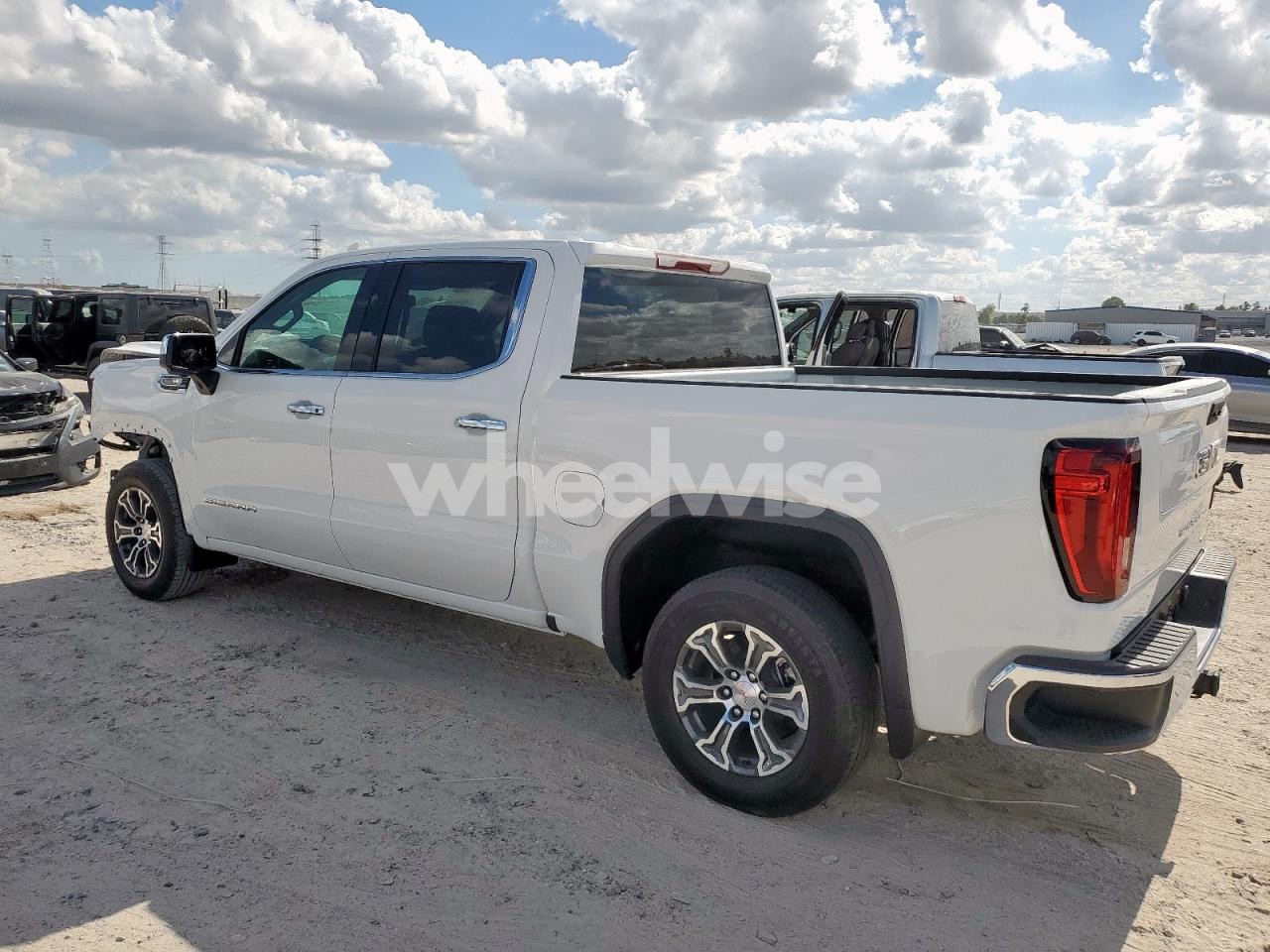 Photo 2 of 2026 GMC SIERRA C1500 SLT (VIN 1GTPHDED9TZ160601)