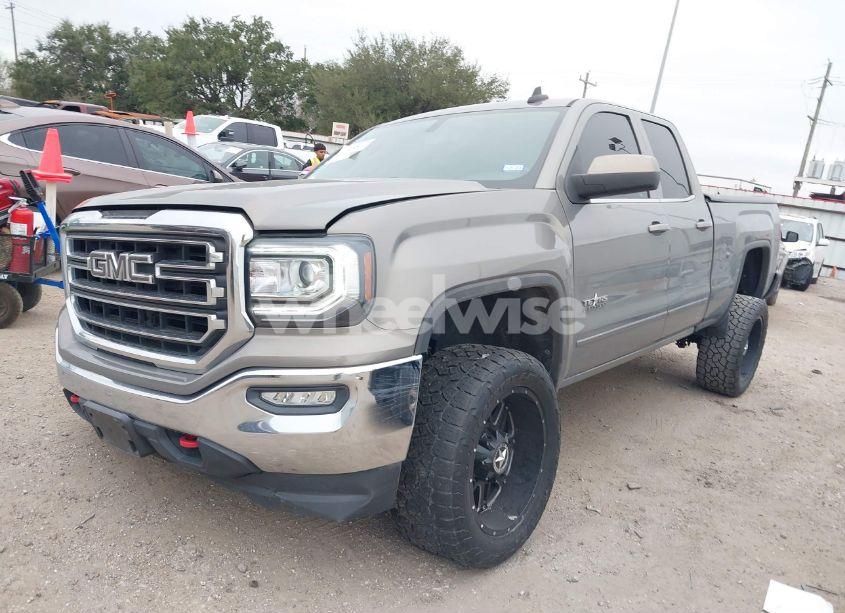 Photo 2 of 2017 Gmc Sierra 1500 SLE (VIN 1GTR1MEC9HZ258782)
