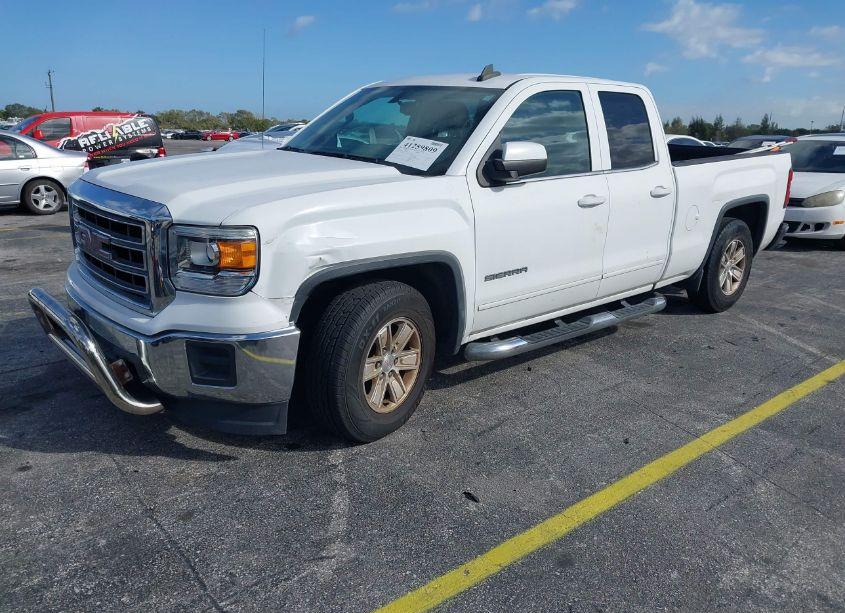 Photo 2 of 2015 Gmc Sierra 1500 SLE (VIN 1GTR1UEC3FZ373584)