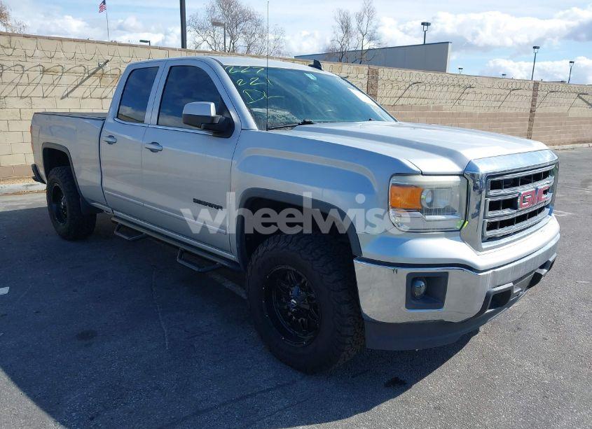2015 Gmc Sierra 1500 SLE (VIN 1GTR1UEH8FZ220470) main photo