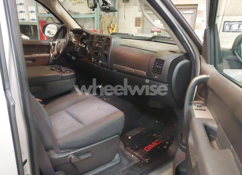 Photo 5 of 2011 Gmc Sierra 1500 SLE (VIN 1GTR2VE31BZ153857)