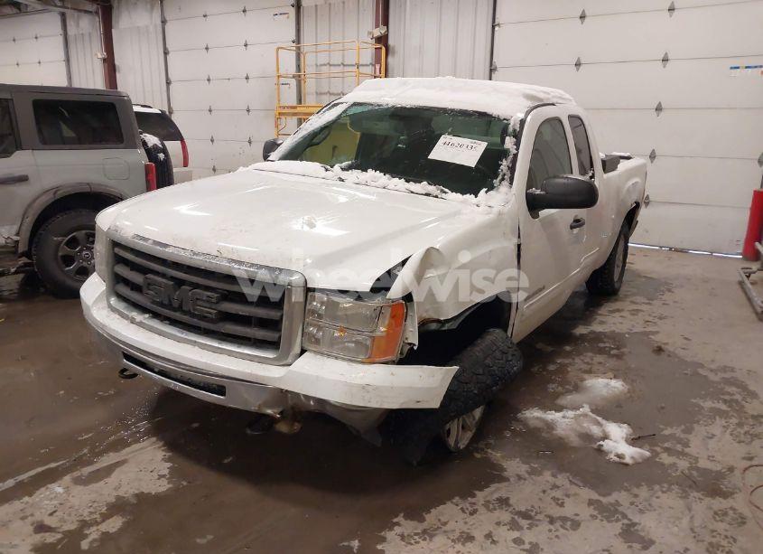 Photo 2 of 2011 Gmc Sierra 1500 SLE (VIN 1GTR2VE35BZ171990)