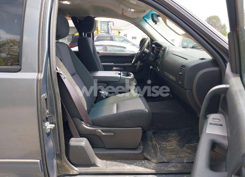 Photo 5 of 2011 Gmc Sierra 1500 SLE (VIN 1GTR2VE3XBZ438248)