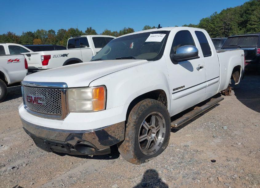 Photo 2 of 2013 Gmc Sierra 1500 SLE (VIN 1GTR2VE70DZ400758)