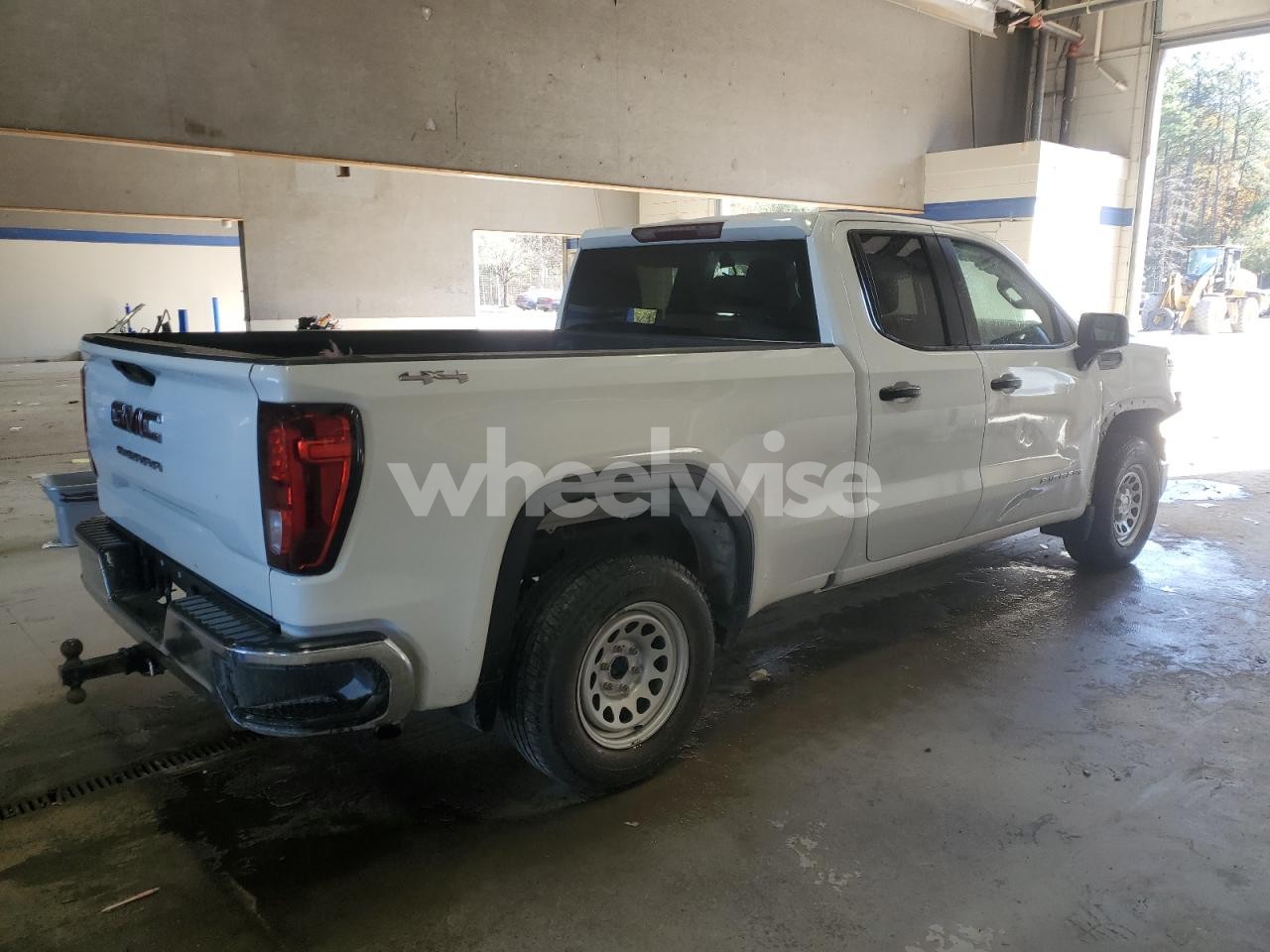 Photo 3 of 2021 GMC SIERRA K1500 (VIN 1GTR9AEF4MZ292415)