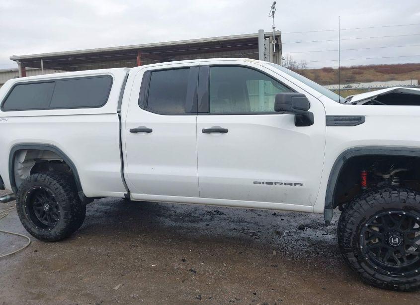 Photo 14 of 2019 Gmc Sierra 1500 (VIN 1GTR9AEF8KZ196218)