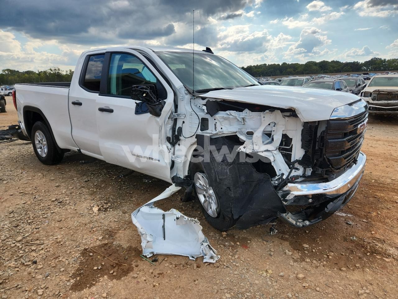 Photo 4 of 2025 GMC SIERRA C1500 (VIN 1GTRHAED4SZ151133)