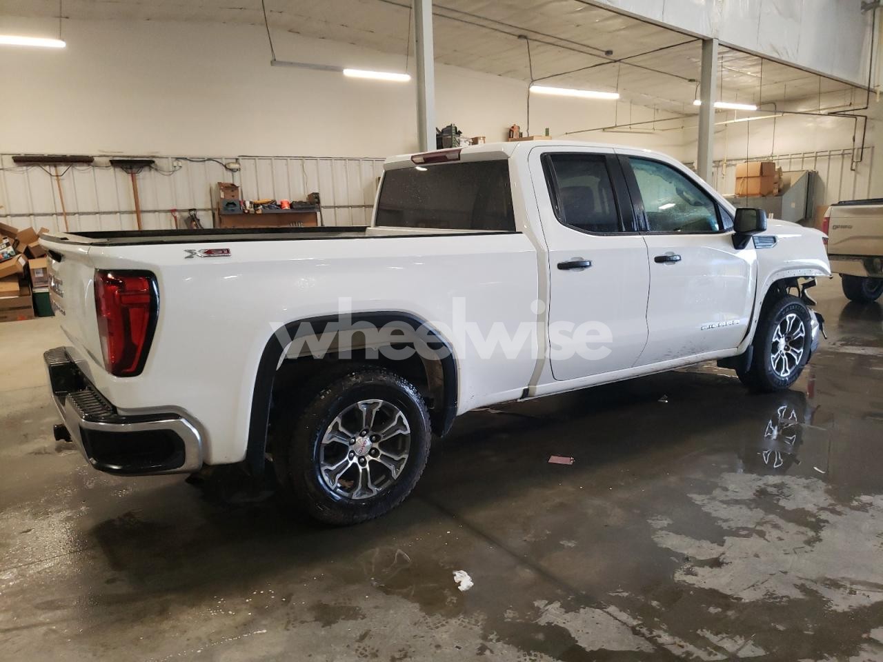 Photo 3 of 2023 GMC SIERRA K1500 (VIN 1GTRUAED2PZ242520)