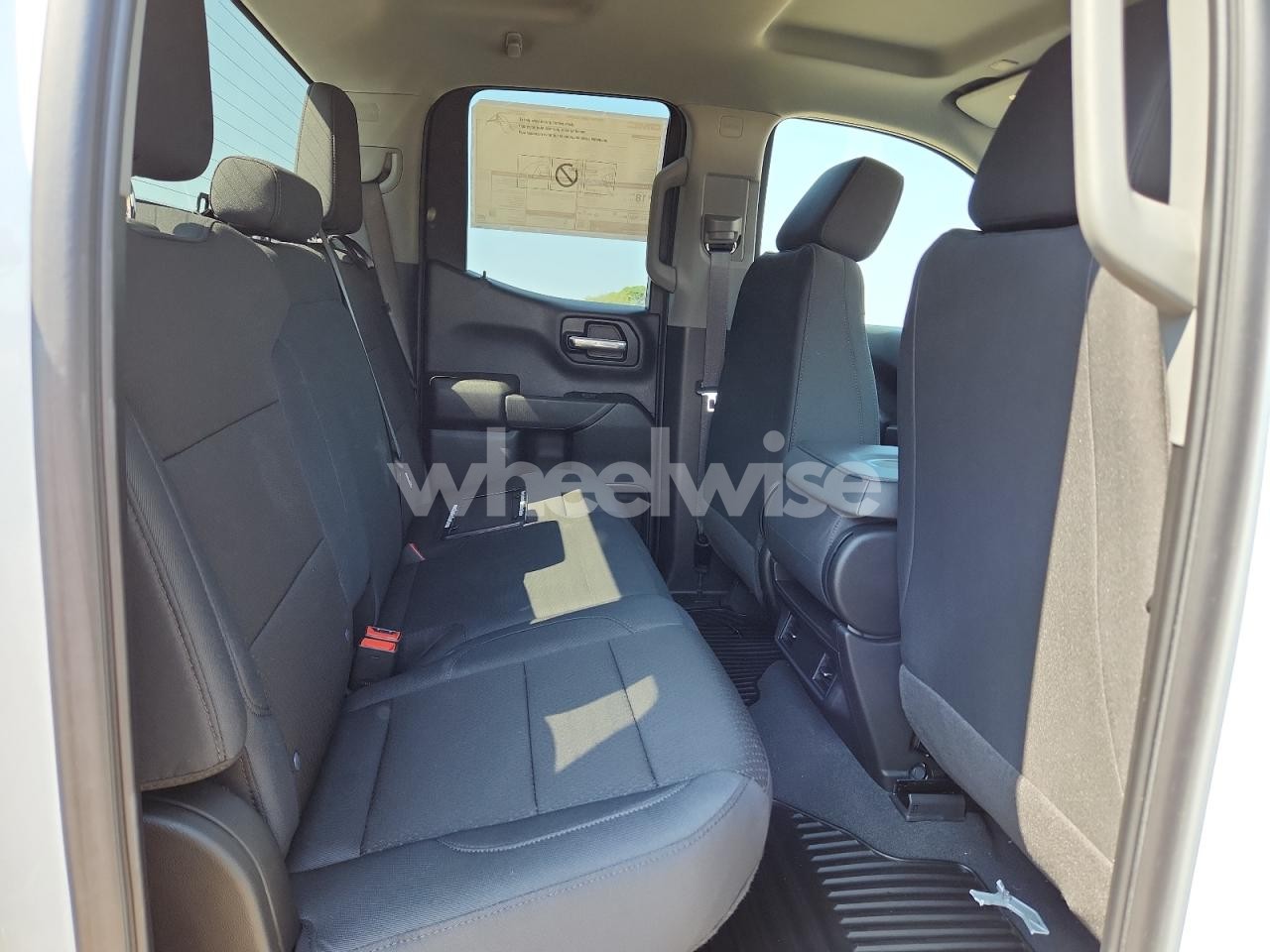 Photo 10 of 2025 GMC SIERRA K1500 (VIN 1GTRUAEK9SZ151252)