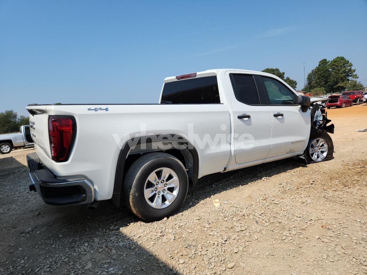 Photo 3 of 2025 GMC SIERRA K1500 (VIN 1GTRUAEK9SZ151252)