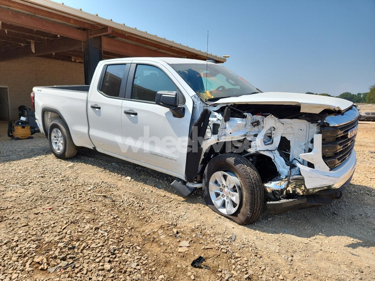 Photo 4 of 2025 GMC SIERRA K1500 (VIN 1GTRUAEK9SZ151252)