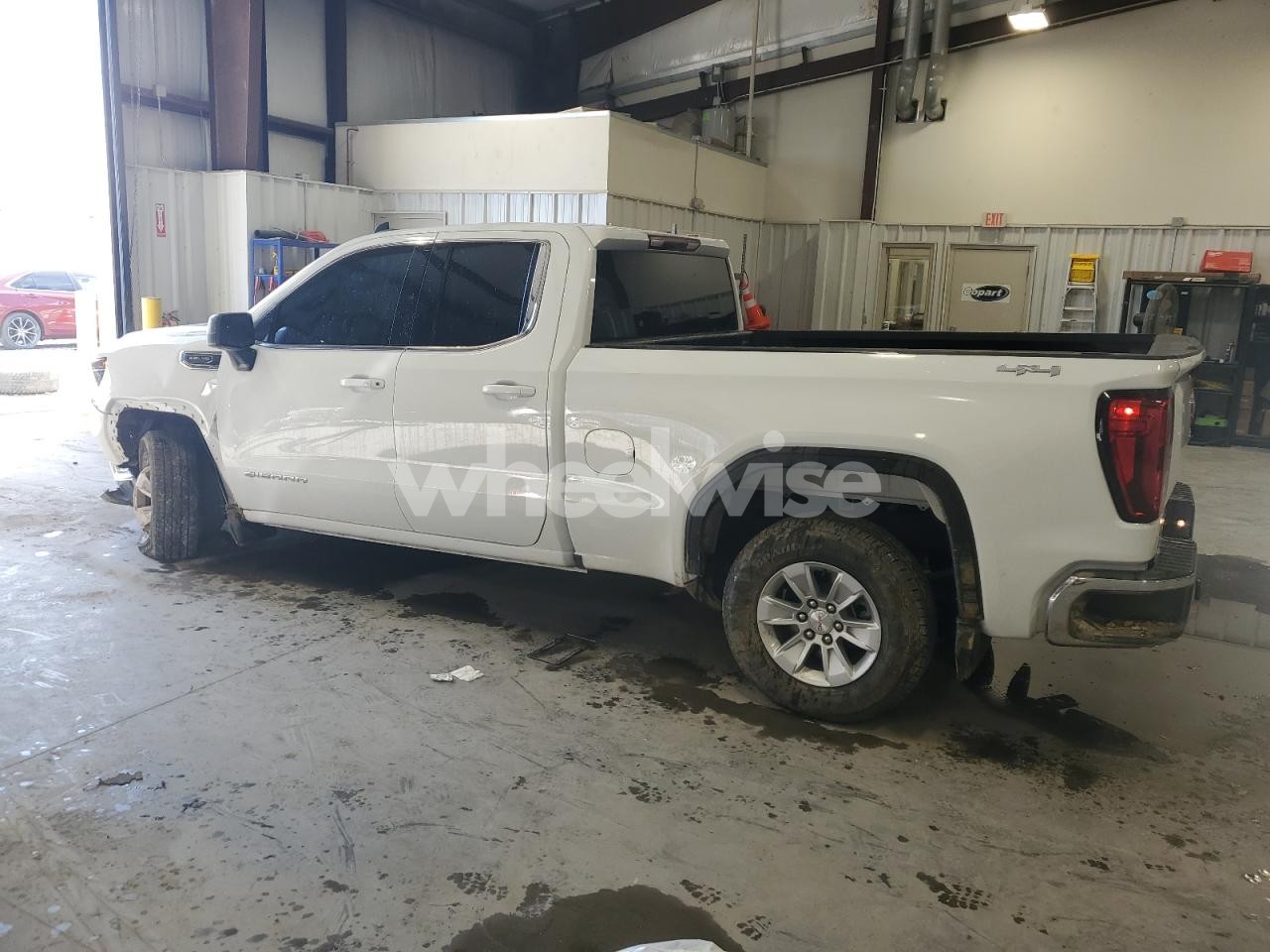 Photo 2 of 2024 GMC SIERRA K1500 SLE (VIN 1GTRUBED2RZ351620)
