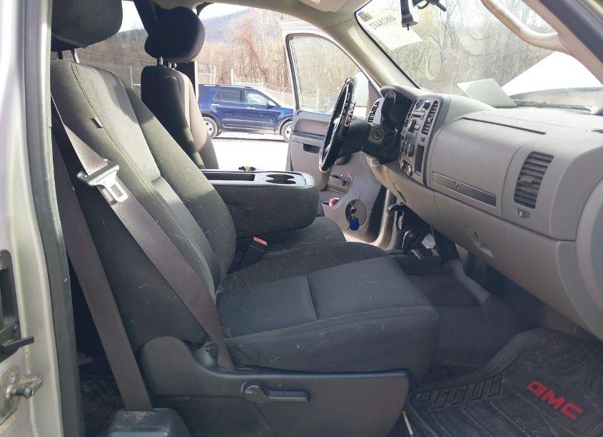 Photo 5 of 2010 Gmc Sierra 1500 SL (VIN 1GTSKUEA7AZ163799)