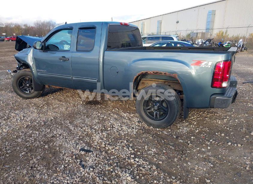 Photo 3 of 2010 Gmc Sierra 1500 SLE (VIN 1GTSKVE31AZ277787)