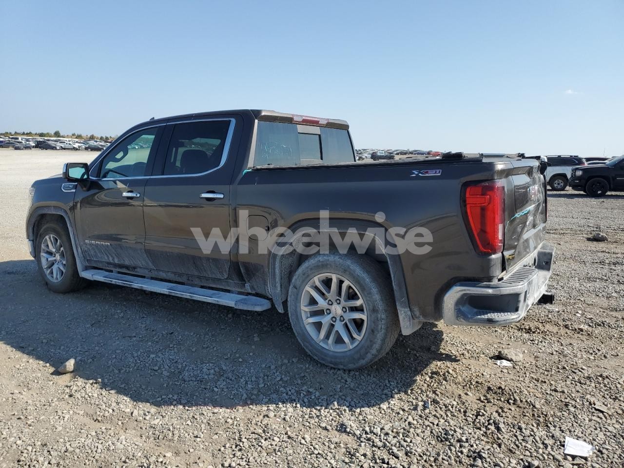 Photo 2 of 2019 GMC SIERRA K1500 SLT (VIN 1GTU9DED1KZ328066)