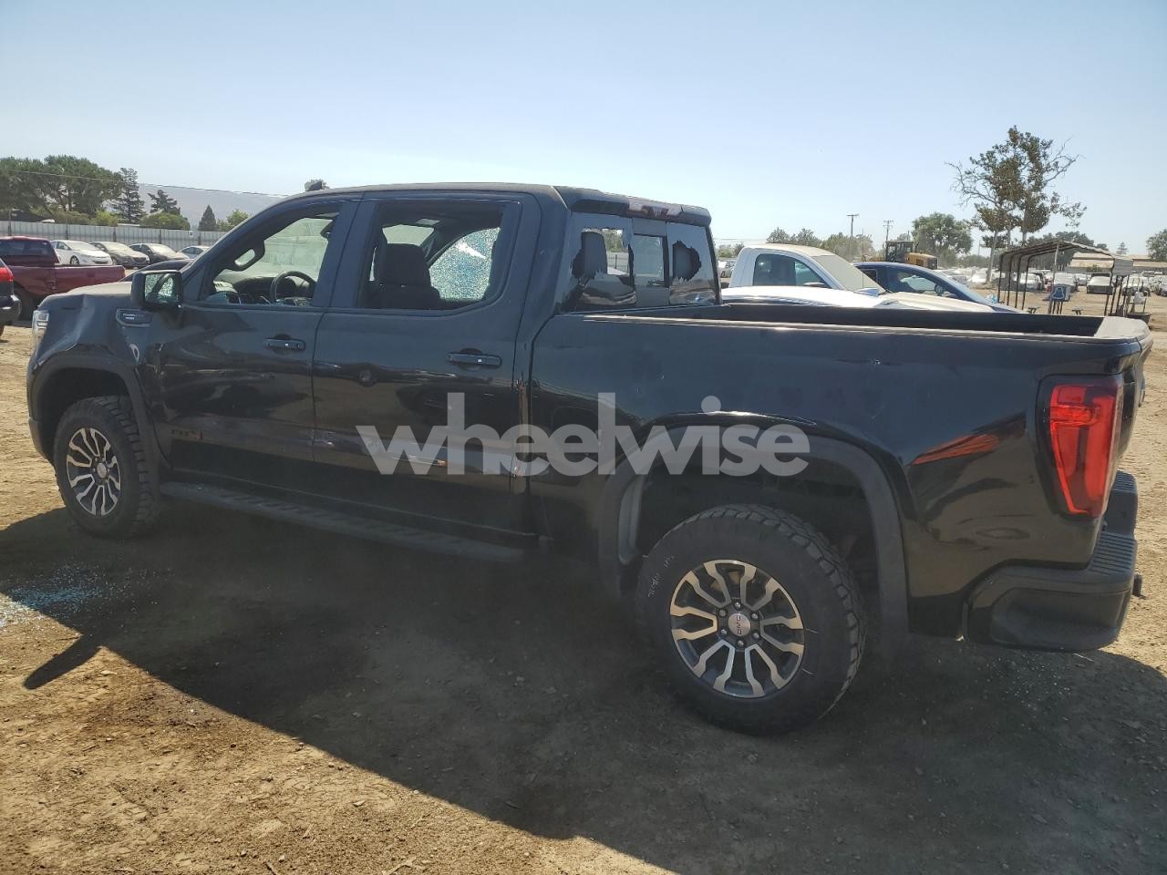 Photo 2 of 2021 GMC SIERRA K1500 AT4 (VIN 1GTU9EET6MZ283870)