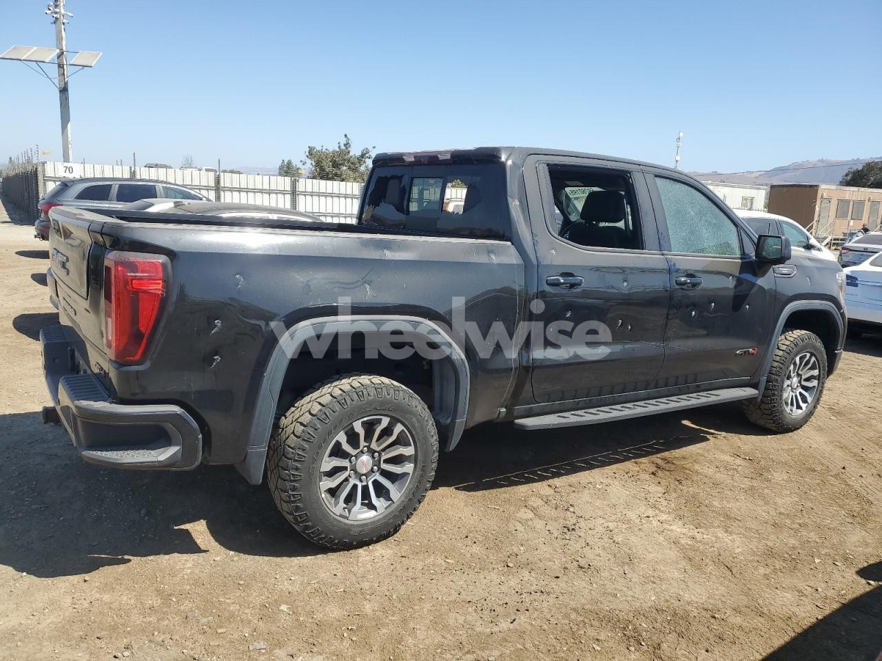Photo 3 of 2021 GMC SIERRA K1500 AT4 (VIN 1GTU9EET6MZ283870)
