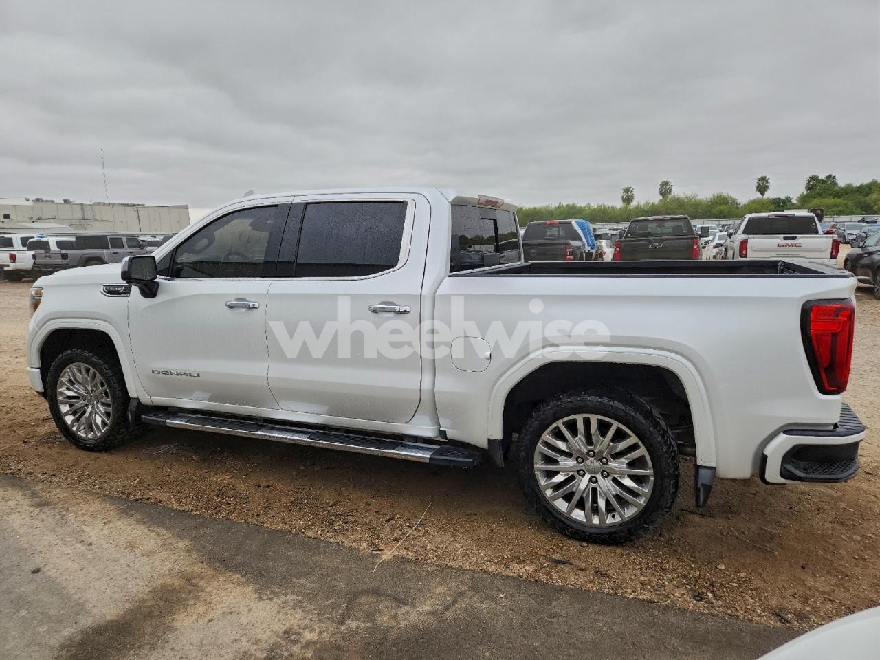 Photo 2 of 2019 GMC SIERRA K1500 DENALI (VIN 1GTU9FED0KZ133412)