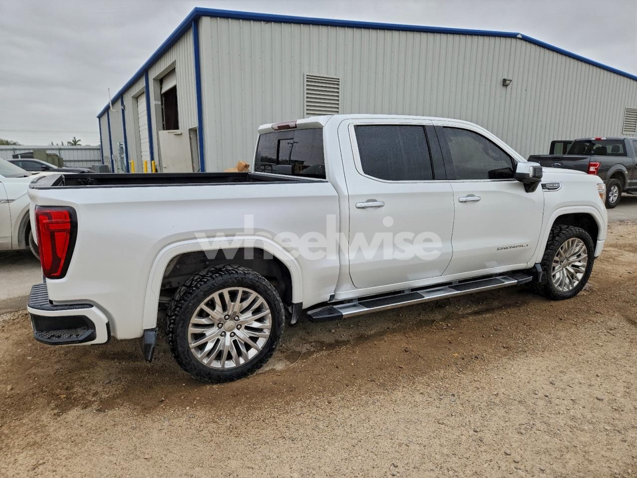 Photo 3 of 2019 GMC SIERRA K1500 DENALI (VIN 1GTU9FED0KZ133412)