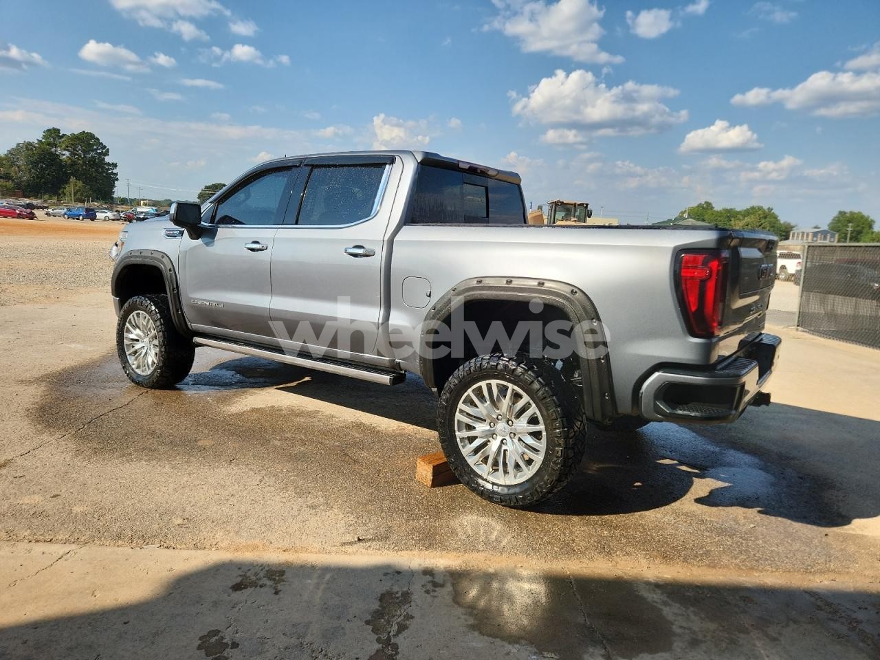 Photo 2 of 2019 GMC SIERRA K1500 DENALI (VIN 1GTU9FEL1KZ362155)