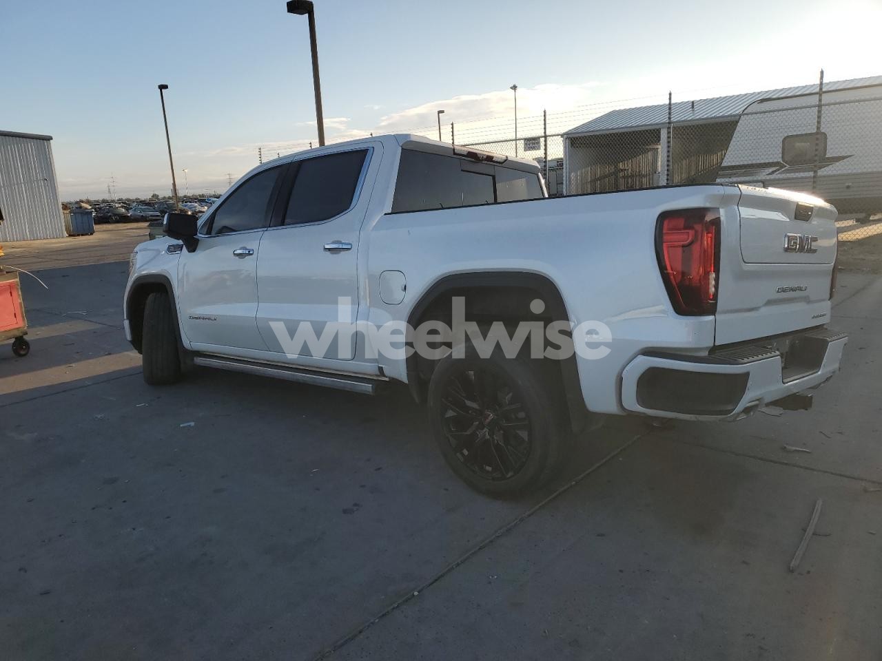 Photo 2 of 2021 GMC SIERRA K1500 DENALI (VIN 1GTU9FET7MZ239303)