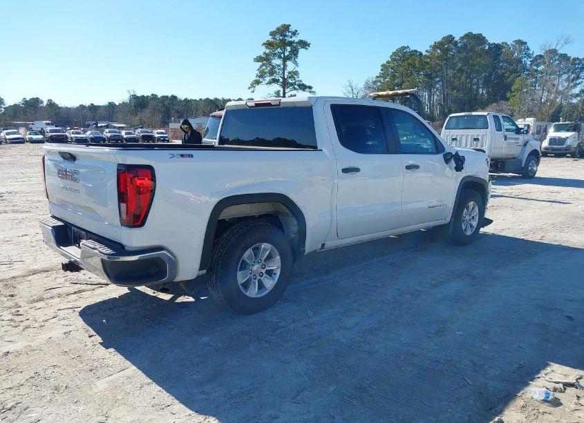 Photo 4 of 2022 Gmc Sierra 1500 4WD SHORT BOX PRO (VIN 1GTUUAED8NZ543963)