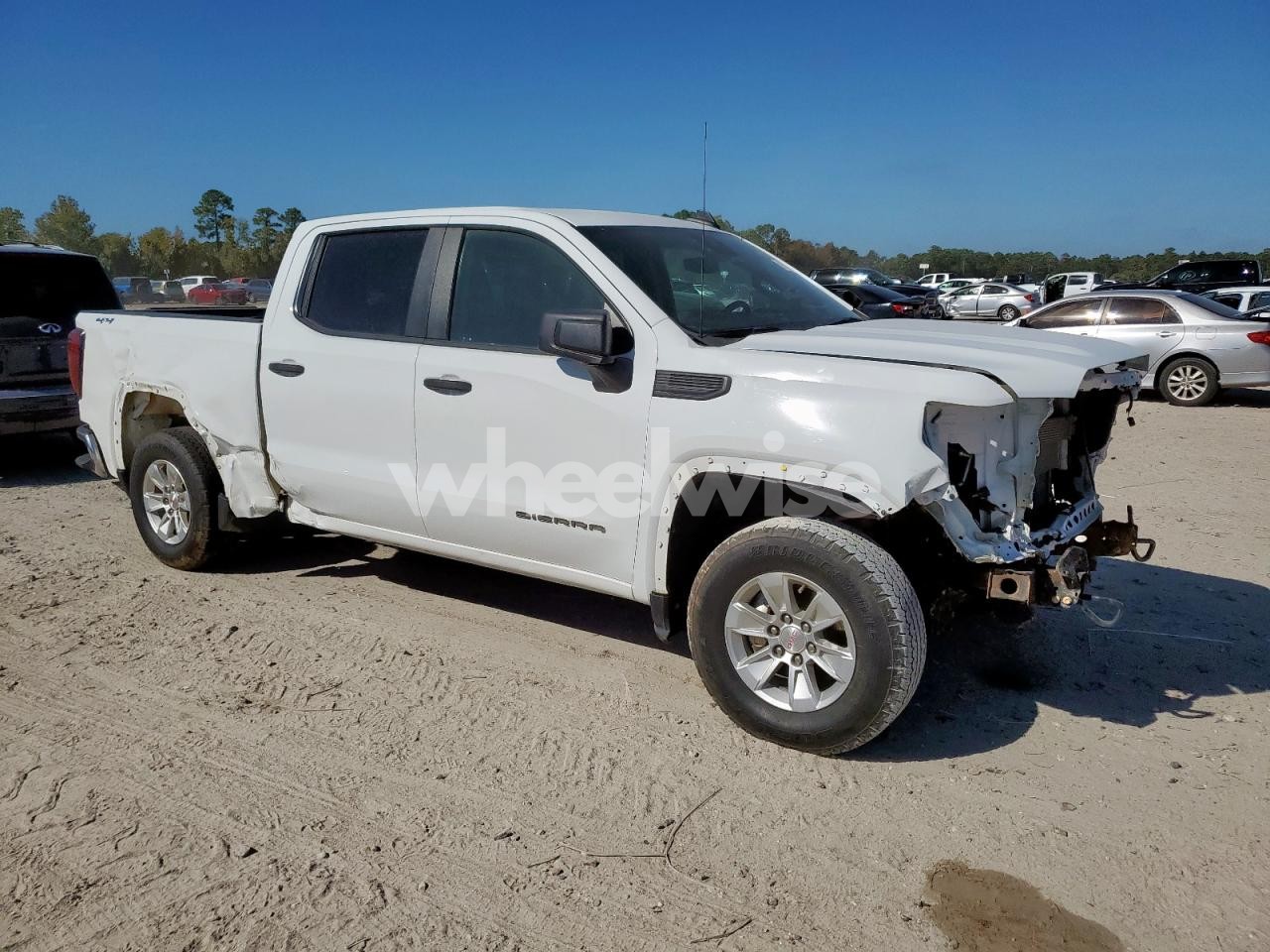 Photo 4 of 2024 GMC SIERRA K1500 (VIN 1GTUUAED9RZ117835)