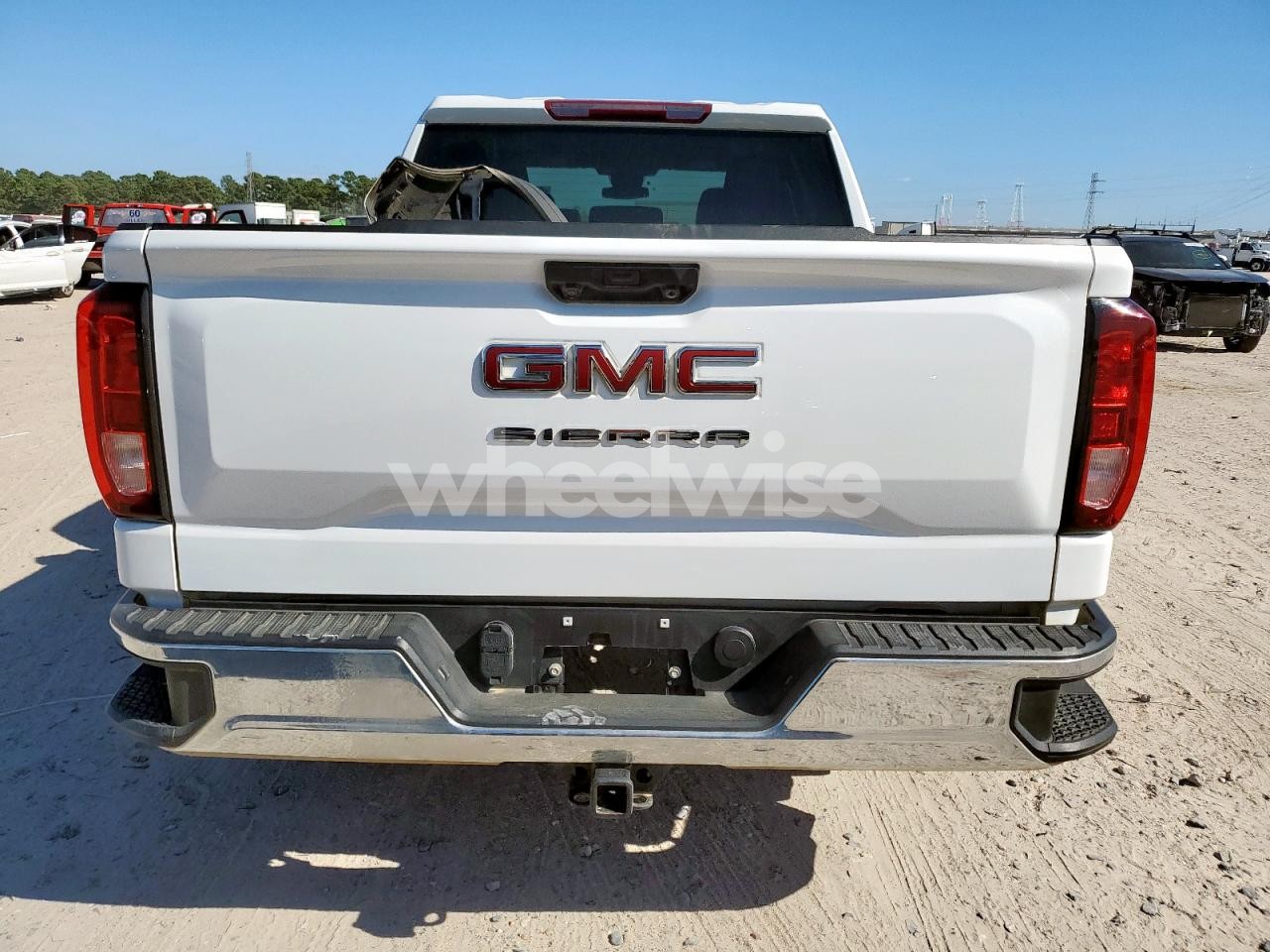 Photo 6 of 2024 GMC SIERRA K1500 (VIN 1GTUUAED9RZ117835)