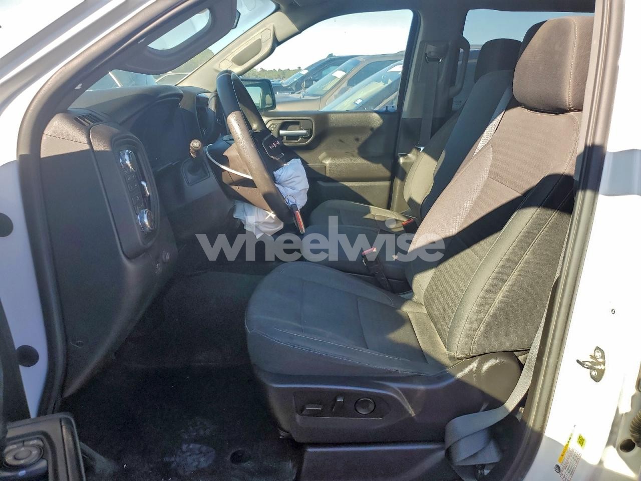 Photo 7 of 2024 GMC SIERRA K1500 (VIN 1GTUUAED9RZ117835)