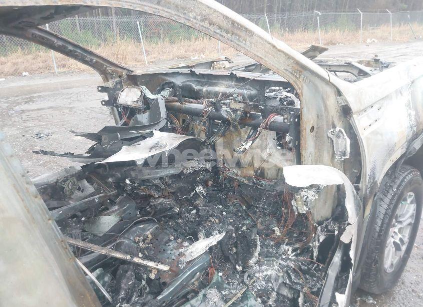 Photo 5 of 2023 Gmc Sierra 1500 4WD SHORT BOX SLE (VIN 1GTUUBE80PZ174821)