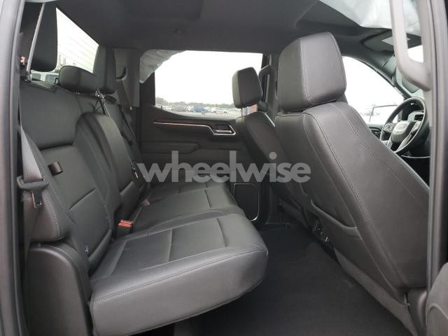 Photo 2 of 2025 GMC SIERRA K1500 SLT (VIN 1GTUUDED0SZ263225)